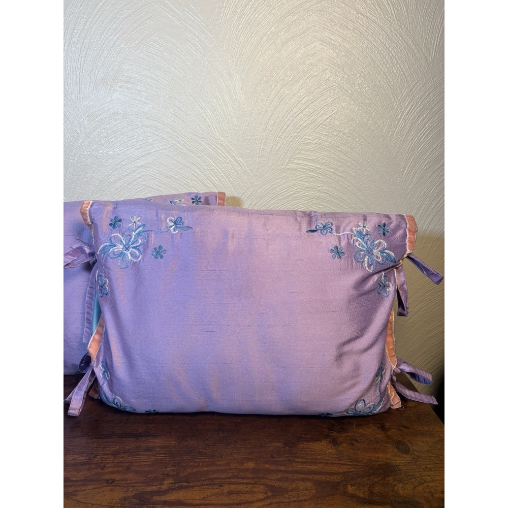 Pottery Barn Kids Throw Pillows Set Of 2 Purple Pink Floral Design Bedroom - Picture 3 of 7